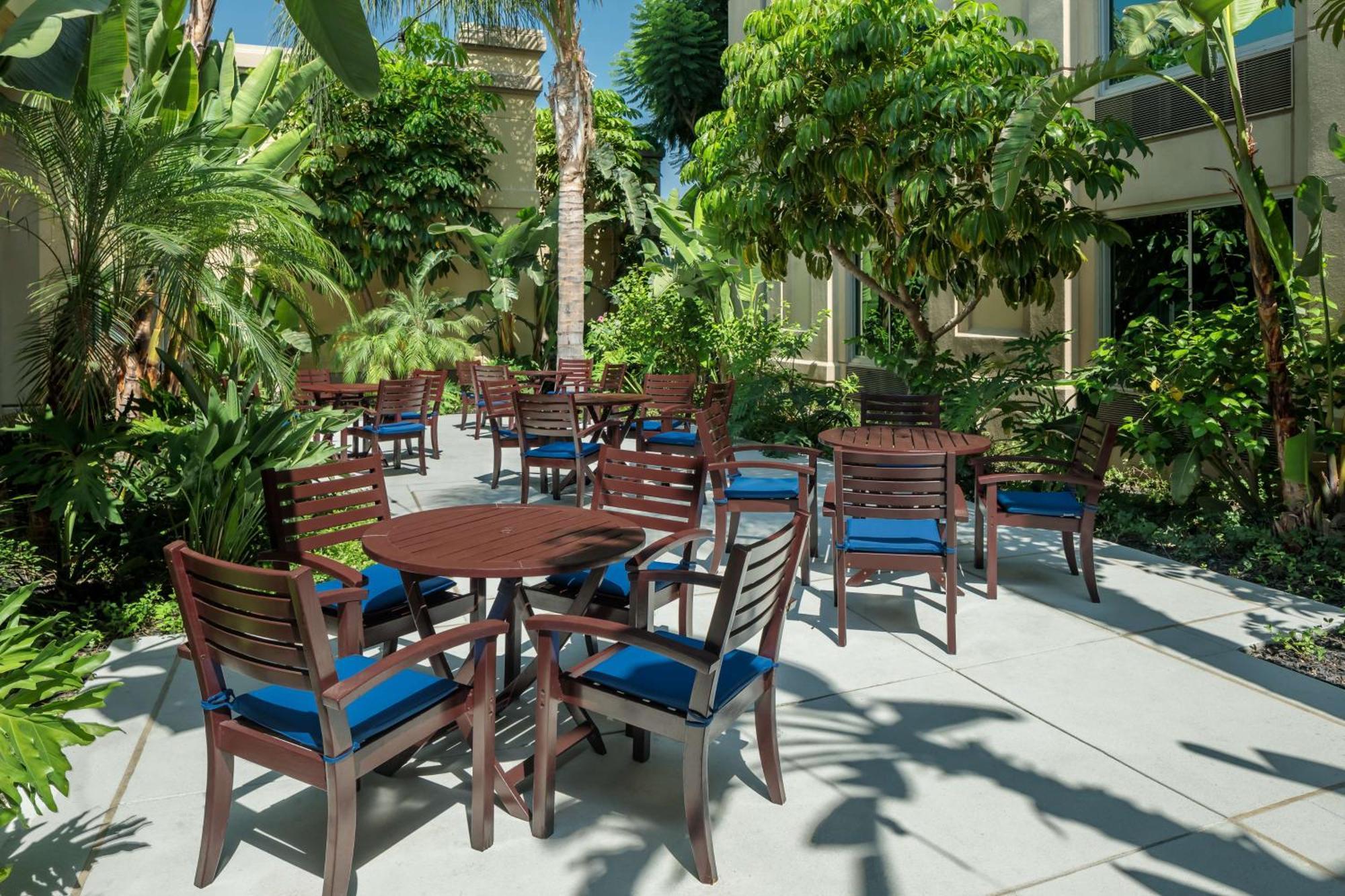 Hotel Doubletree By Hilton Angeles/commerce Commerce