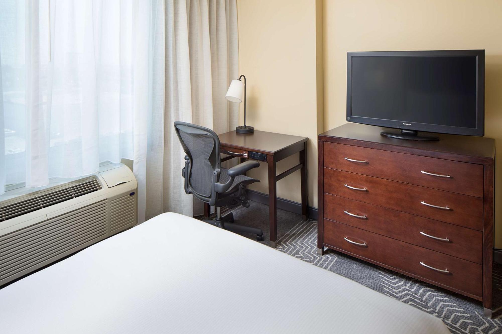 Hotel Doubletree By Hilton Angeles/commerce