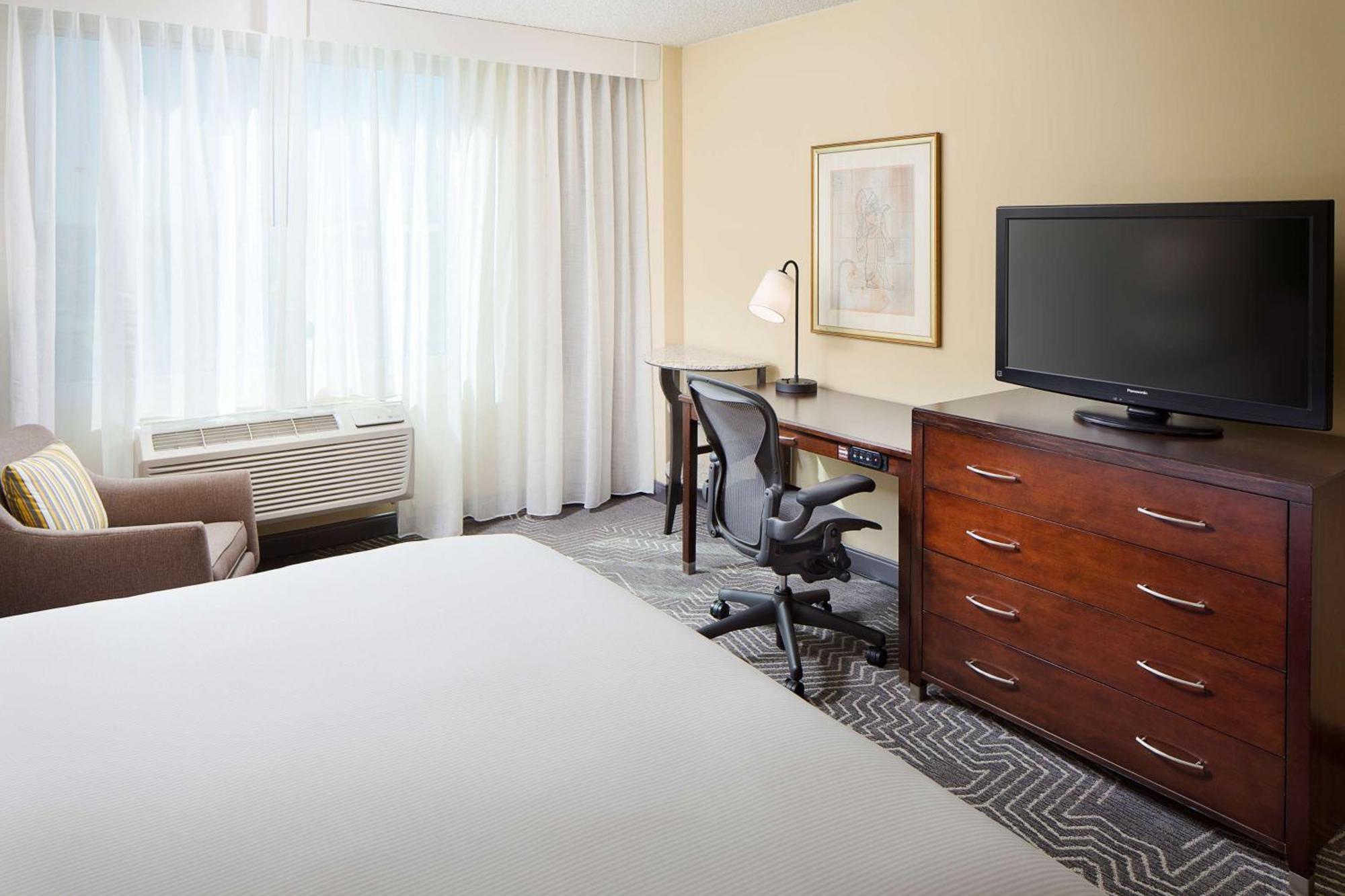 Doubletree By Hilton Angeles/commerce Hotel 4*