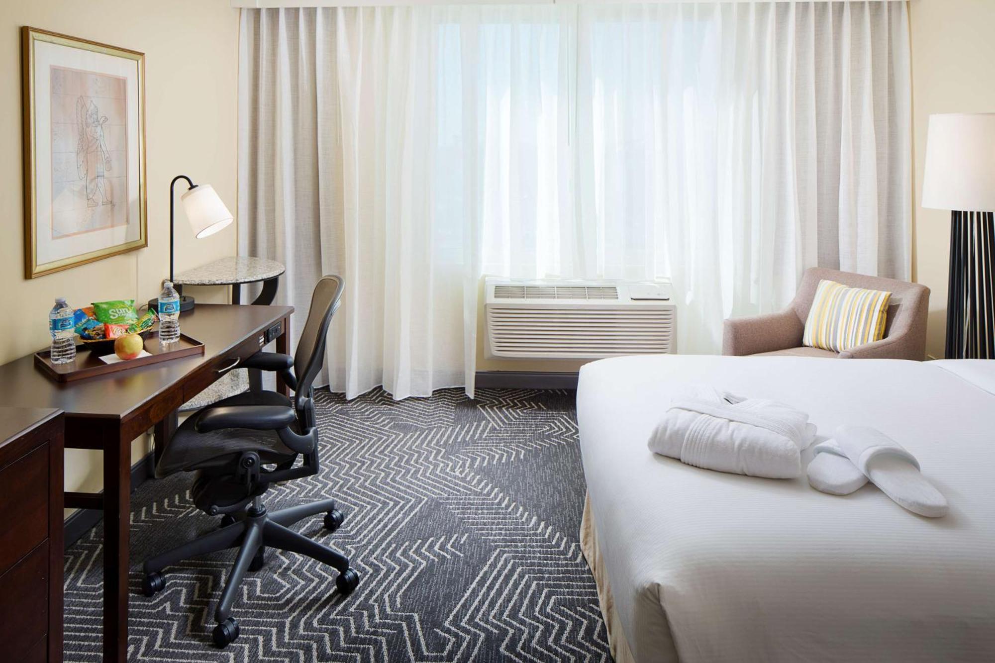 Doubletree By Hilton Angeles/commerce Hotel