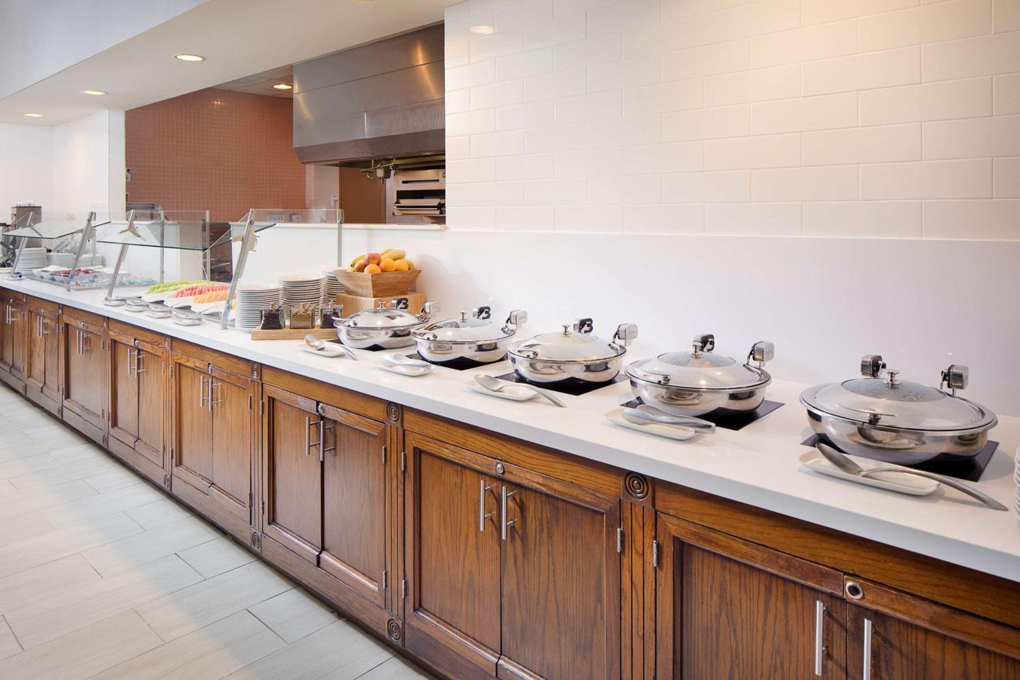 Hotel Doubletree By Hilton Angeles/commerce 4*